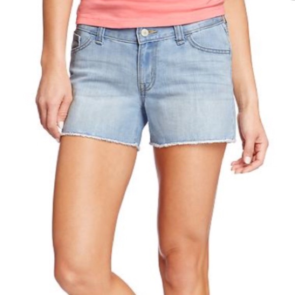 Old Navy Denim - Old Navy 3.5” Cut Off Light Wash Diva Jean Shorts